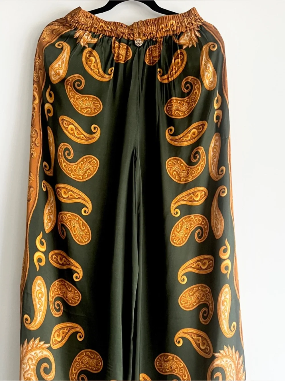 FARM Rio Olive Green Wide-Leg Pants with Golden Paisley Print Size Small NWT